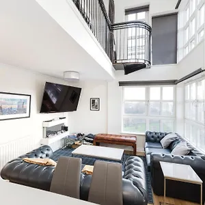 Joivy Stylish With Balcony In Old Town Apartment Edinburgh